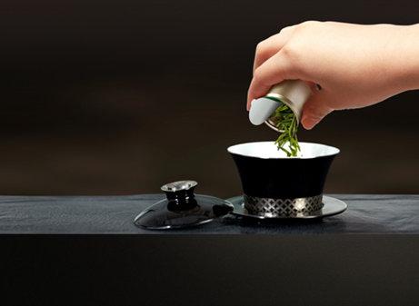 杜國楹攜小罐茶雙獲大獎(jiǎng) 以創(chuàng)新思維重塑中國茶的現(xiàn)代表達(dá)